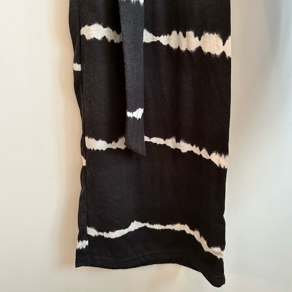 Magazine -black flare pants with white stripes and belt. -Size S - Picture 4 of 4